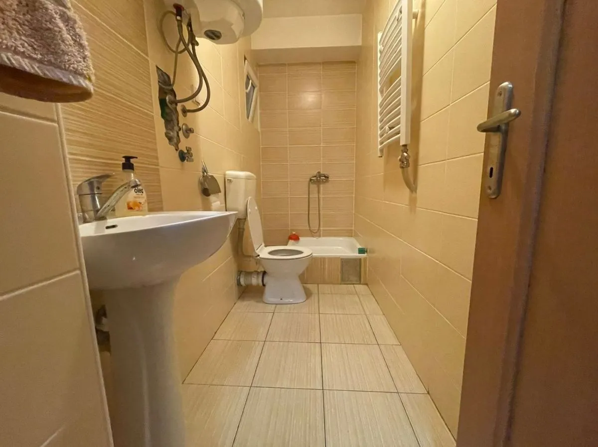 Prodaja, trosoban stan, 78m², Železnička Stanica, Novi Sad Sve Podlokacije