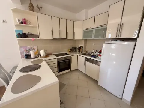 Sale, one bedroom apartment, 47m², Petrovac, Budva - image 4