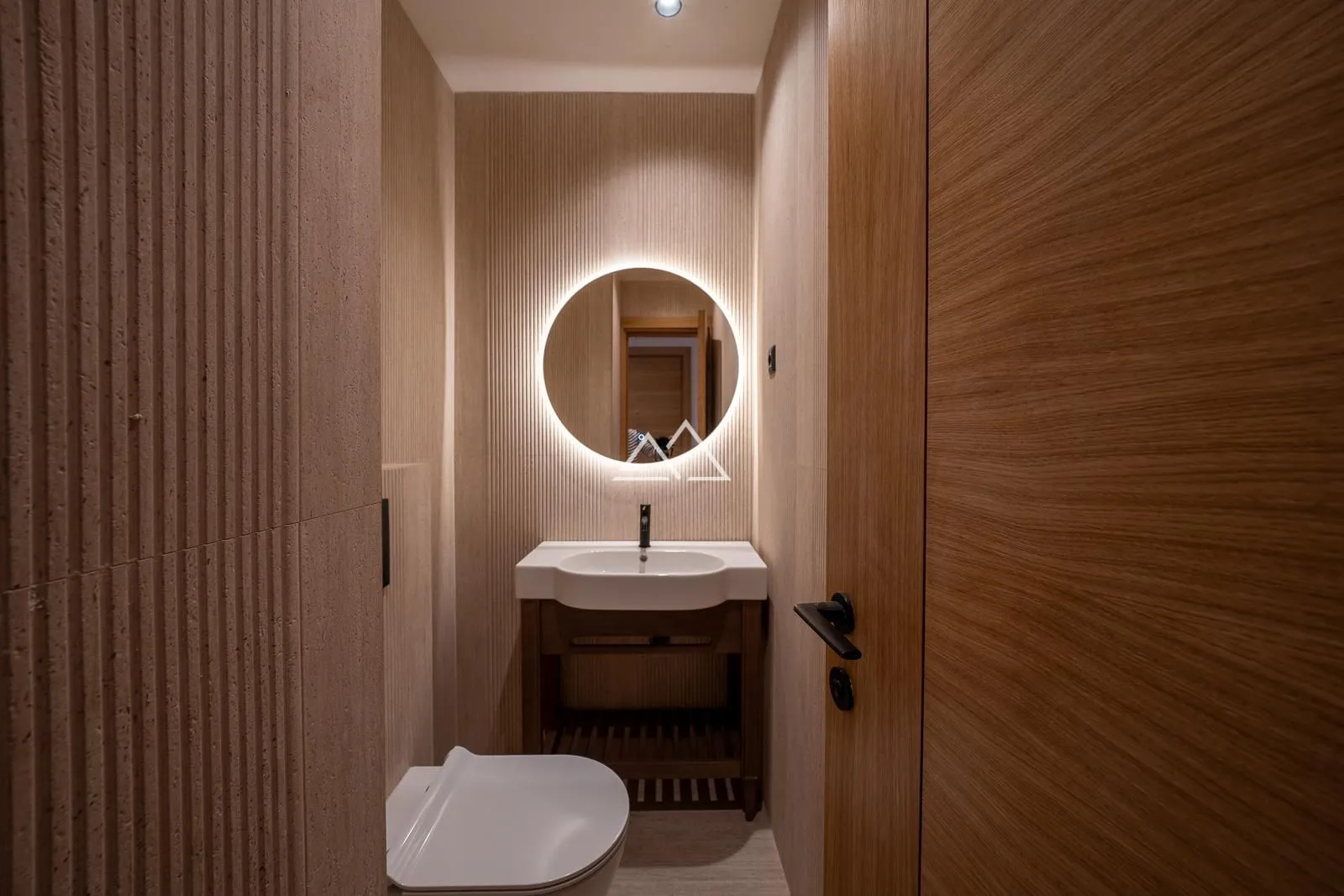 Prodaja, trosoban stan, 96m², Centar, Tivat
