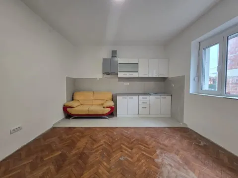 Izdavanje, jednosoban stan, 49m², Masline, Podgorica - image 2