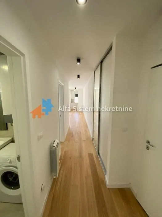 Izdavanje, trosoban stan, 52m², Lekino Brdo, Voždovac Sve Podlokacije