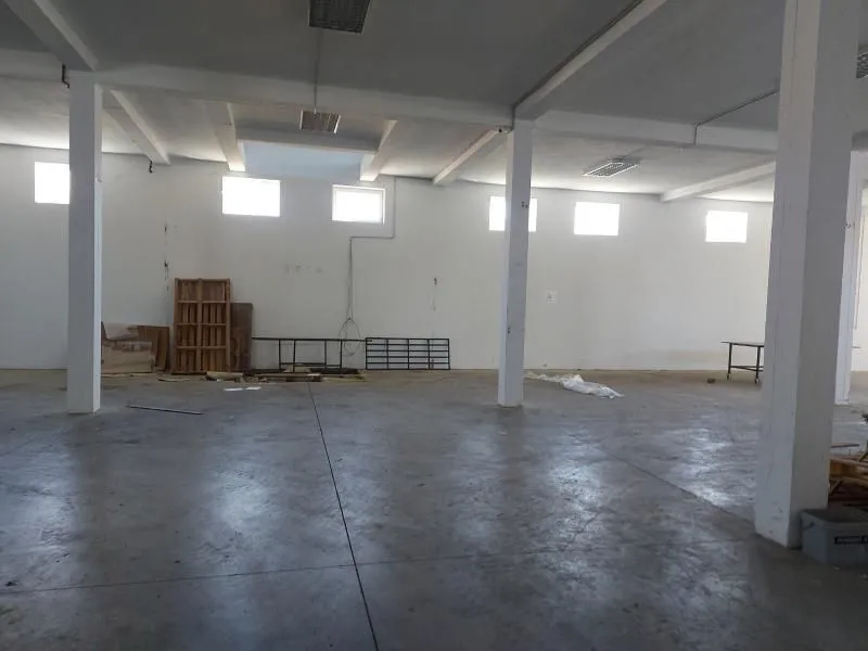 Rent, office space, 1500m², Batajnica, Beograd