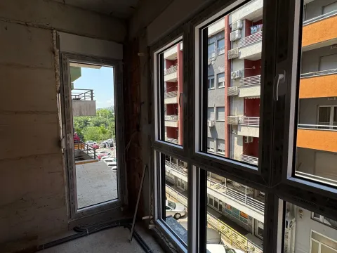 Prodaja, jednosoban stan, 42m², Kod Big Fashion-a, Podgorica - image 4