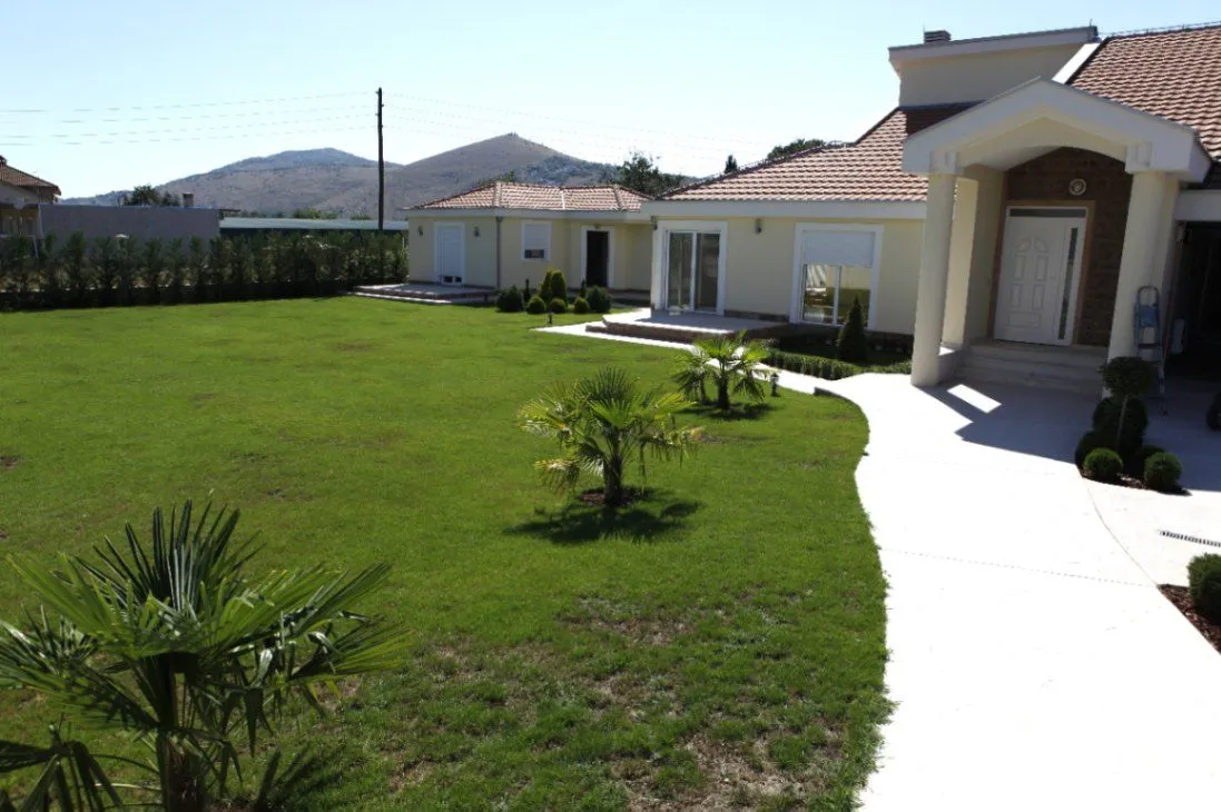 Rent, house, 250m², Donji Kokoti, Podgorica