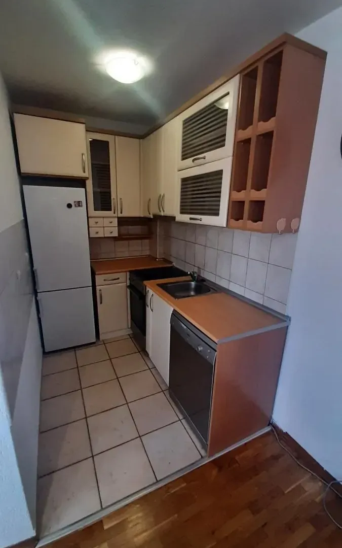 Prodaja, dvosoban stan, 48m², Centar, Novi Sad