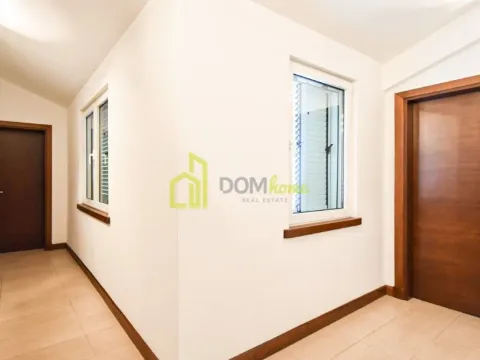 Sale, house, 230m², Mareza, Podgorica - image 11