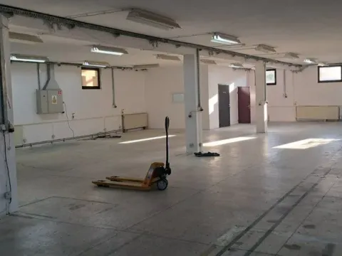 Izdavanje, poslovni prostor, 400m², Nova Pazova, Stara Pazova - image 14