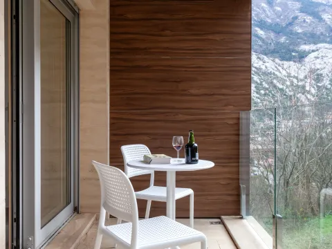 Sale, two bedroom apartment, 61m², Kotor, Crna Gora - image 13
