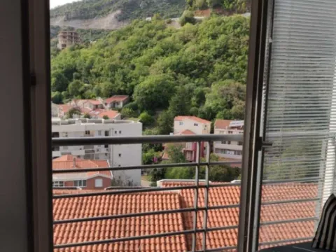 Rent, one bedroom apartment, 42m², Bečići, Budva - image 7