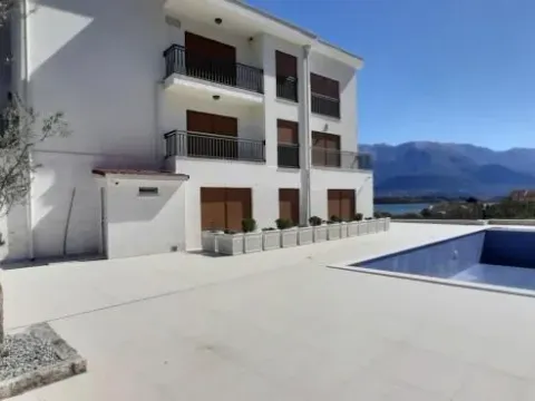 Prodaja, stan, 48m², Tivat, Crna Gora - image 2