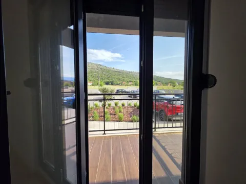 Izdavanje, stan, 48m², Tološi, Podgorica - image 8