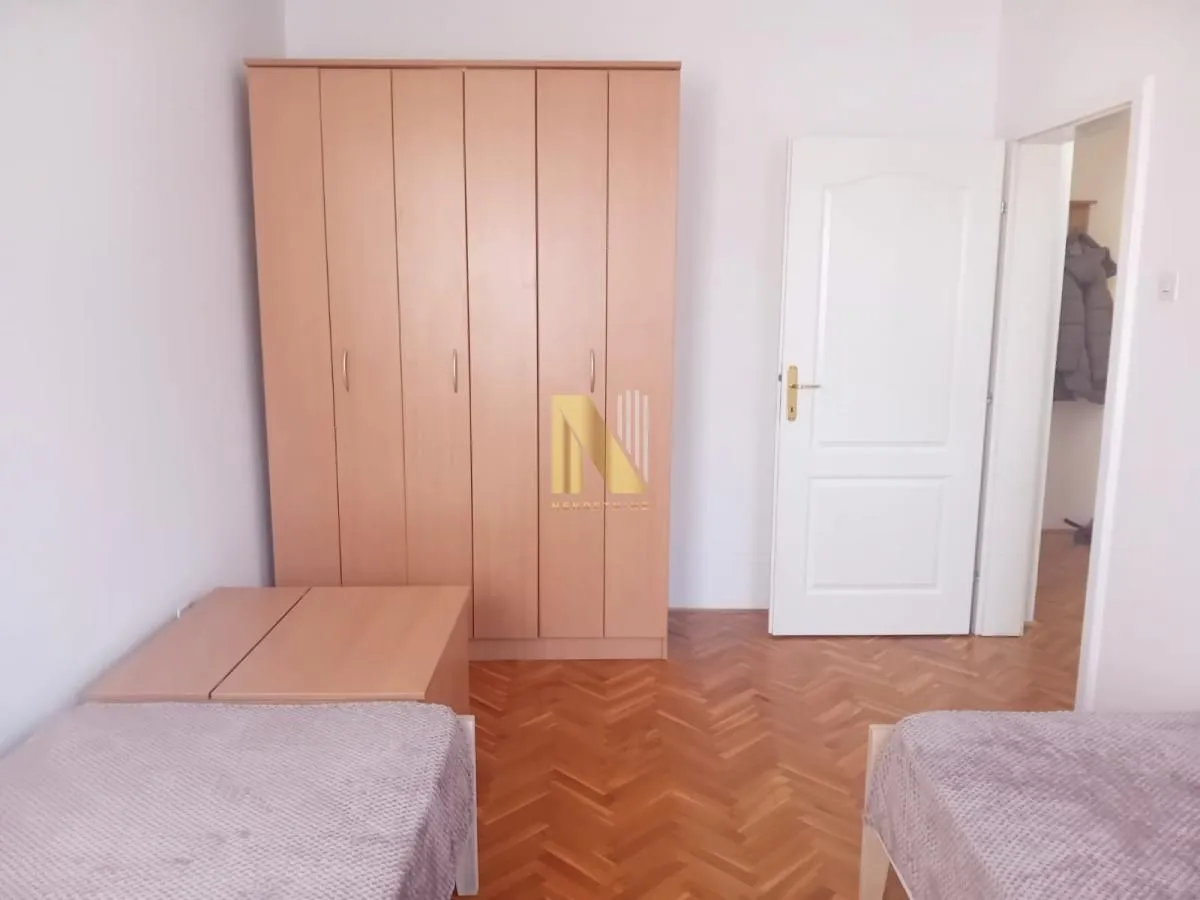 Izdavanje, dvosoban stan, 45m², Centar, Novi Sad