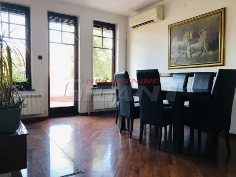 Sale, house, 350m², Zemun Gornji Grad, Zemun Sve Podlokacije - image 7