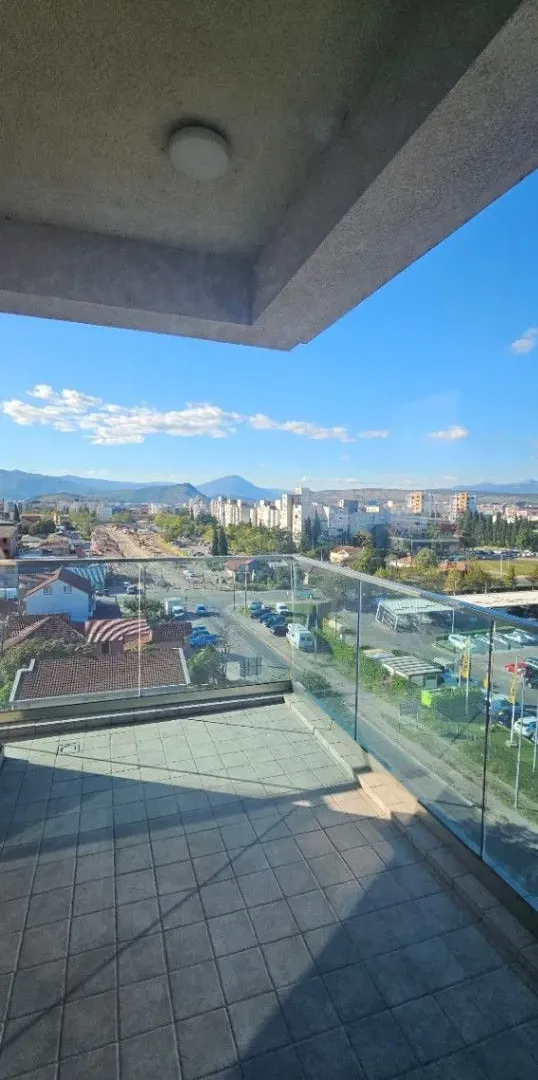 Izdavanje, dvosoban stan, 70m², Zabjelo, Podgorica