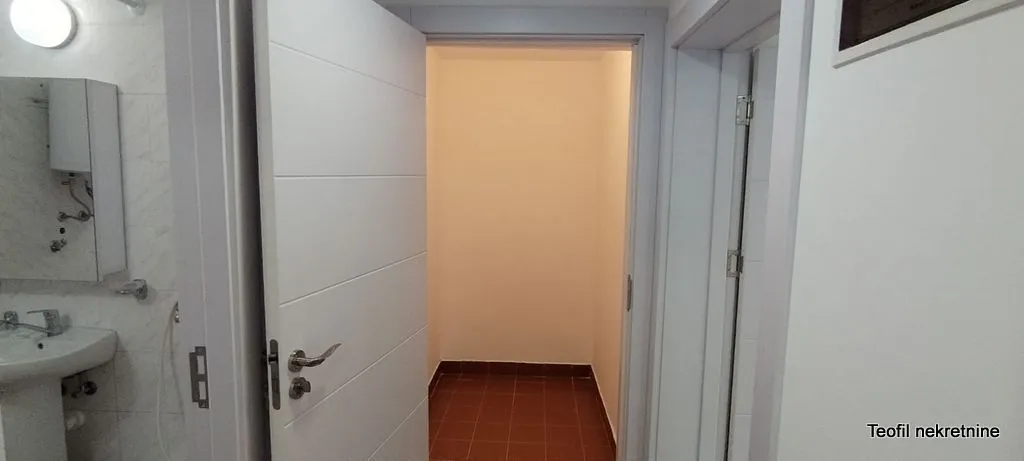 Prodaja, jednosoban stan, 42m², Karaburma, Palilula Sve Podlokacije