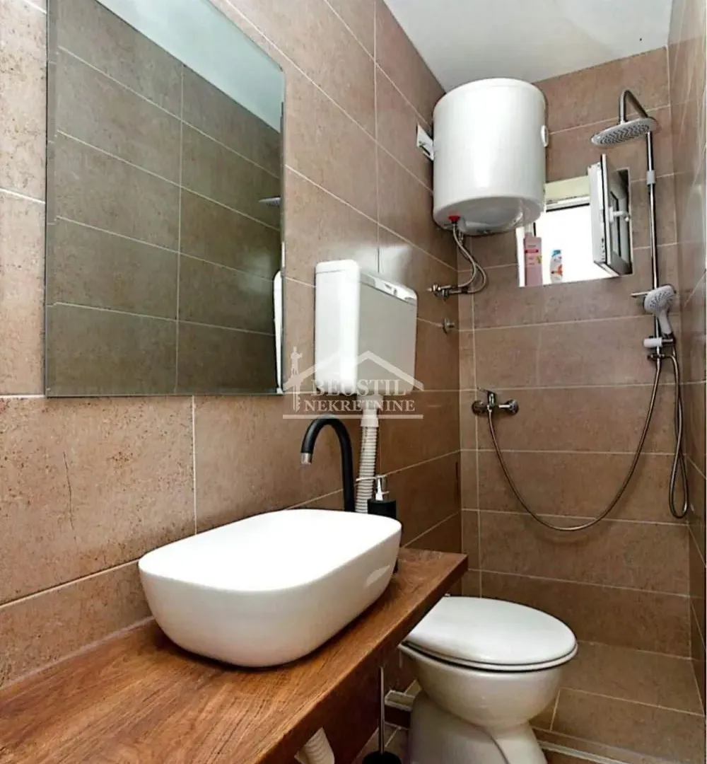 Prodaja, kuća, 300m², Banoštor, Beočin