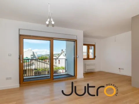 Prodaja, trosoban stan, 90m², Podgorica, Crna Gora - image 2