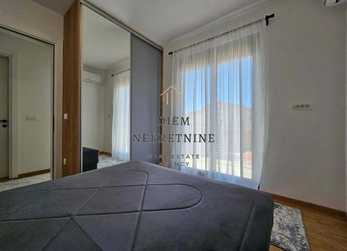 Rent, two bedroom apartment, 55m², Centar, Bar