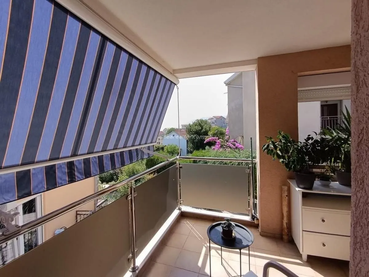 Rent, two bedroom apartment, 81m², Tivat, Crna Gora