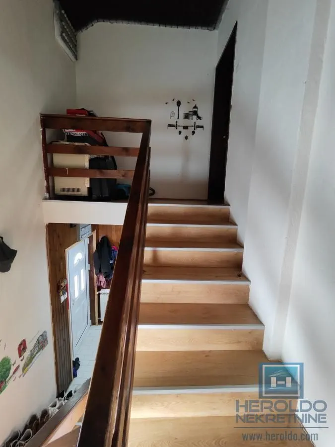 Prodaja, kuća, 250m², Budžino brdo, Jagodina