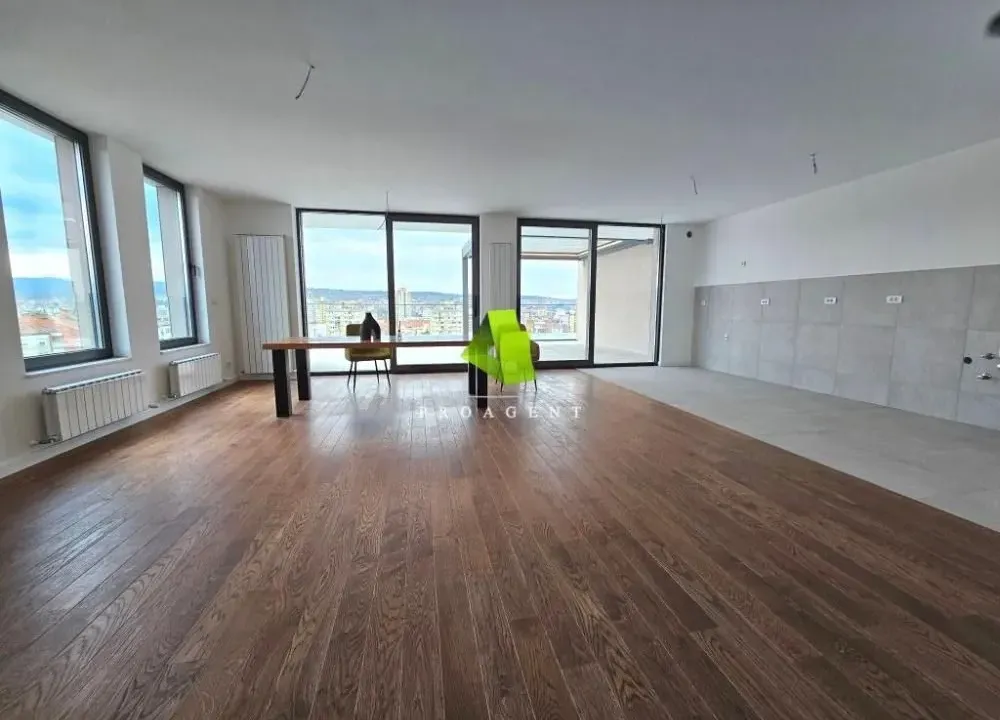 Prodaja, četvorosoban stan, 156m², Medijana, Niš