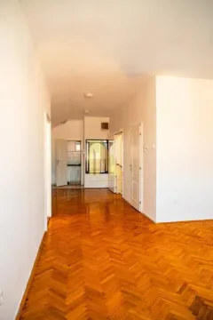 Prodaja, dvosoban stan, 59m², Centar, Novi Sad - image 2