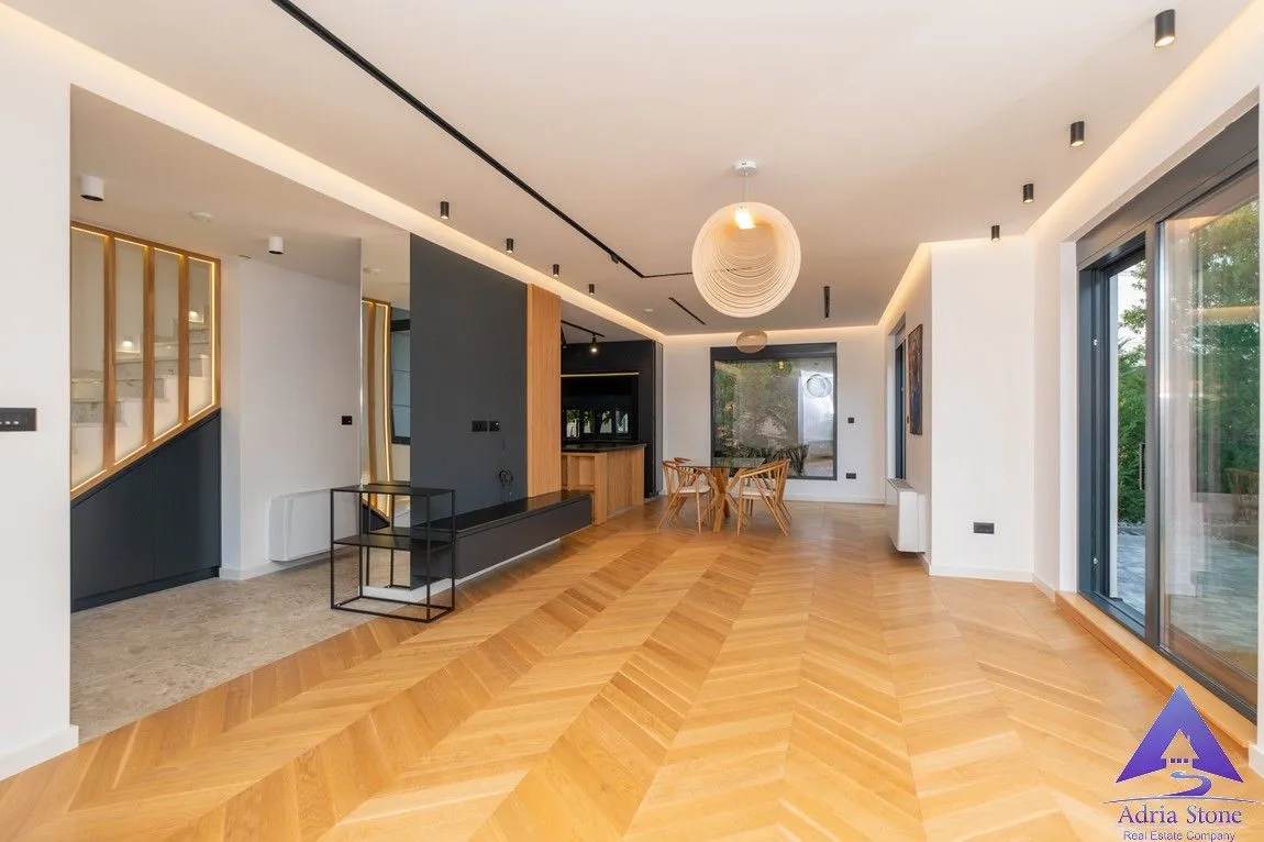 Rent, house, 180m², Podgorica, Crna Gora