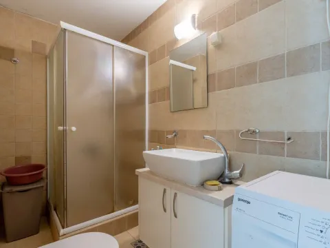 Sale, one bedroom apartment, 50m², Dobrota, Kotor - image 10