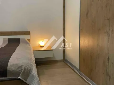 Izdavanje, kuća, 250m², Adice, Novi Sad Sve Podlokacije - image 4