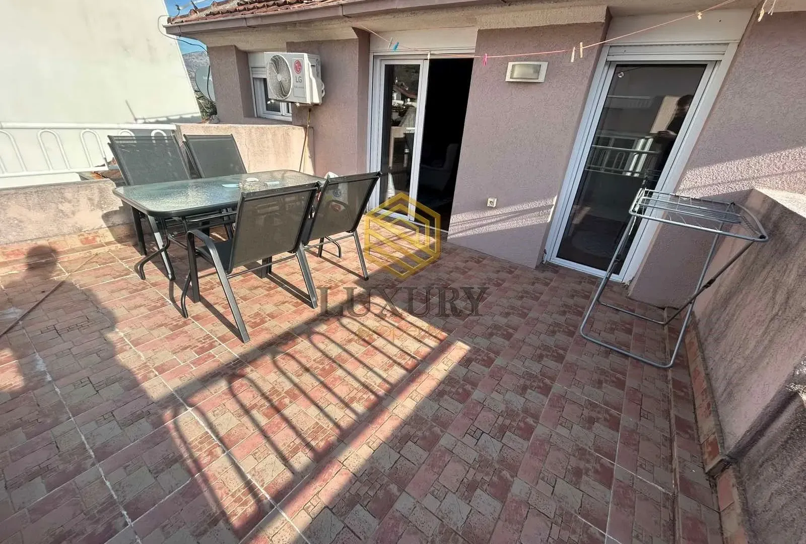 Prodaja, jednosoban stan, 44m², Momišići, Podgorica