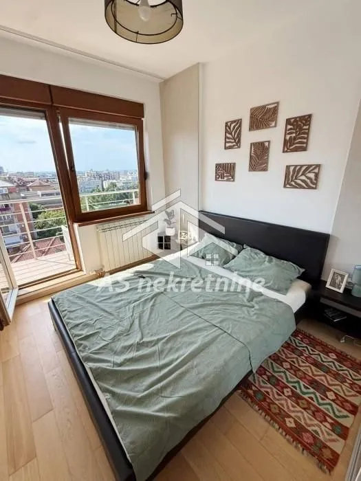 Izdavanje, trosoban stan, 73m², Vračar Sve Podlokacije, Beograd