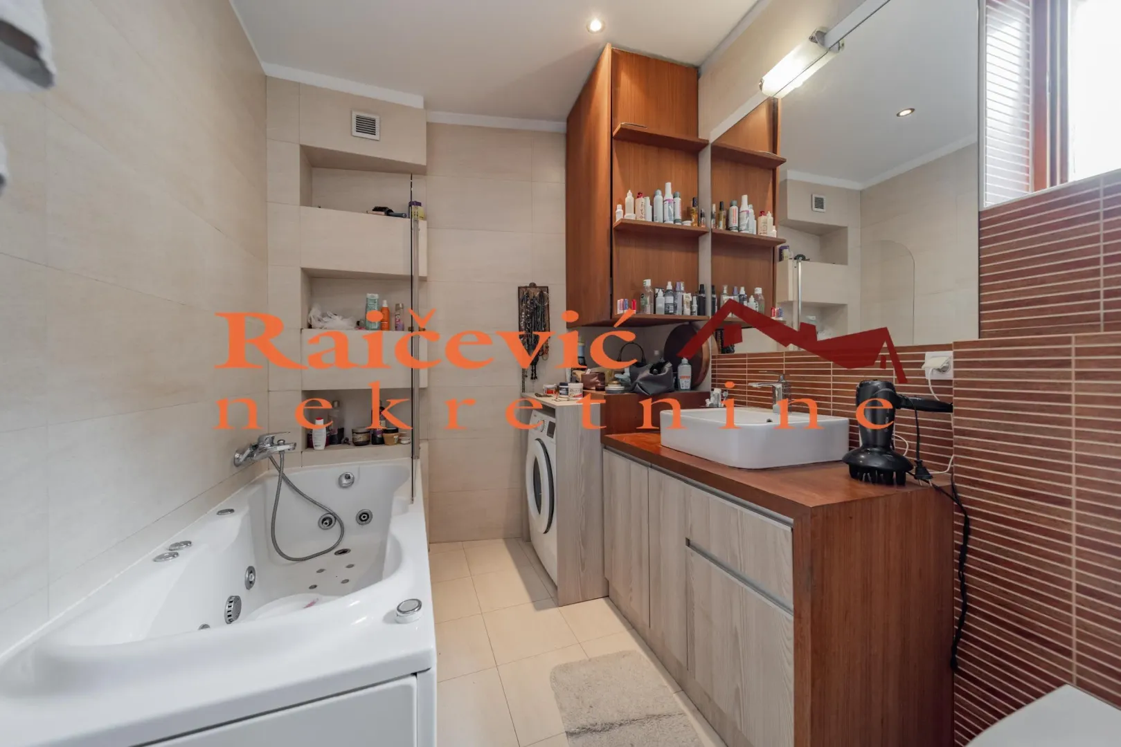 Sale, four bedroom apartment, 114m², Centar, Stara Pazova