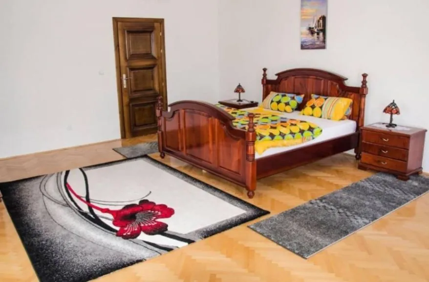  House for Short Term Rental, 485m2, Centar, Cetinje