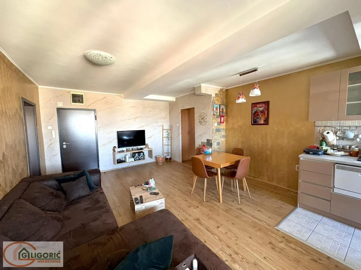 Prodaja, trosoban stan, 70m², Voždovac Sve Podlokacije, Beograd