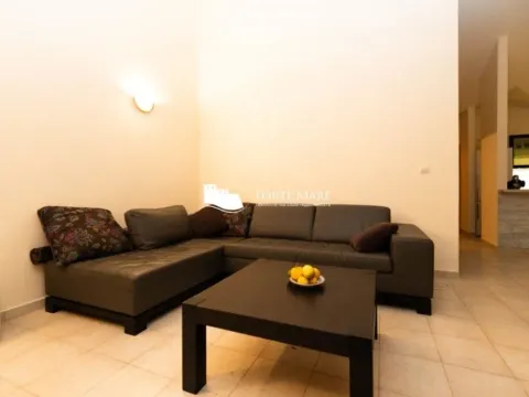 Prodaja, jednosoban stan, 57m², Đenovići, Herceg Novi