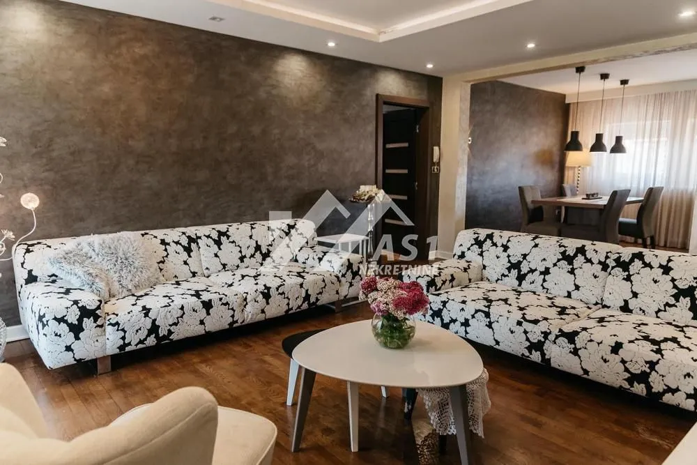 Izdavanje, četvorosoban stan, 120m², Lipov gaj, Novi Sad Sve Podlokacije
