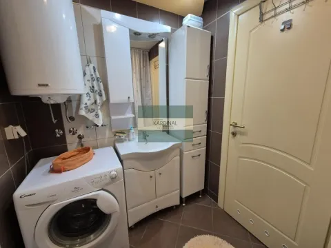 Izdavanje, trosoban stan, 73m², Centar, Jagodina - image 31