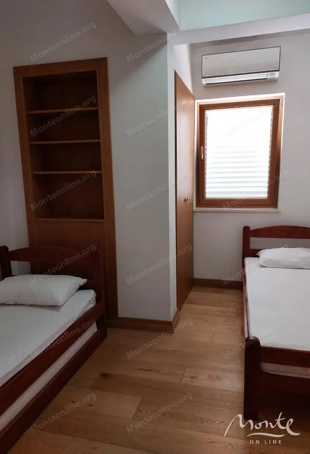 Sale, office space, 950m², Bečići, Budva