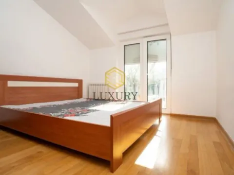 Izdavanje, kuća, 160m², Rogami, Podgorica - image 6