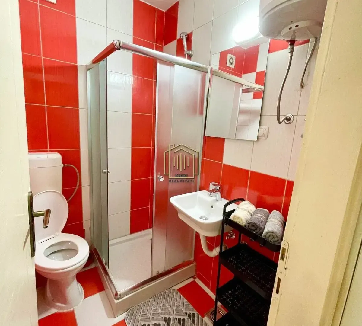 Izdavanje, dvosoban stan, 80m², Zelenika, Podgorica