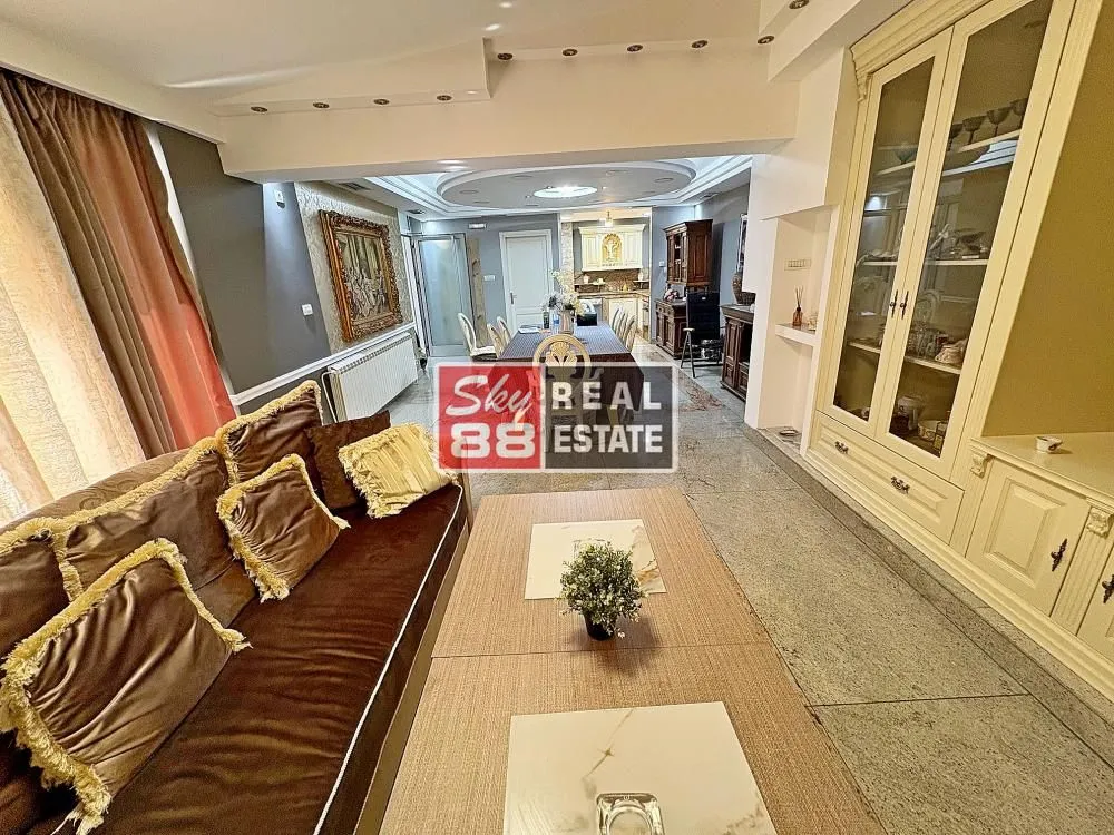 Prodaja, četvorosoban stan, 185m², Vračar Hram, Vračar Sve Podlokacije