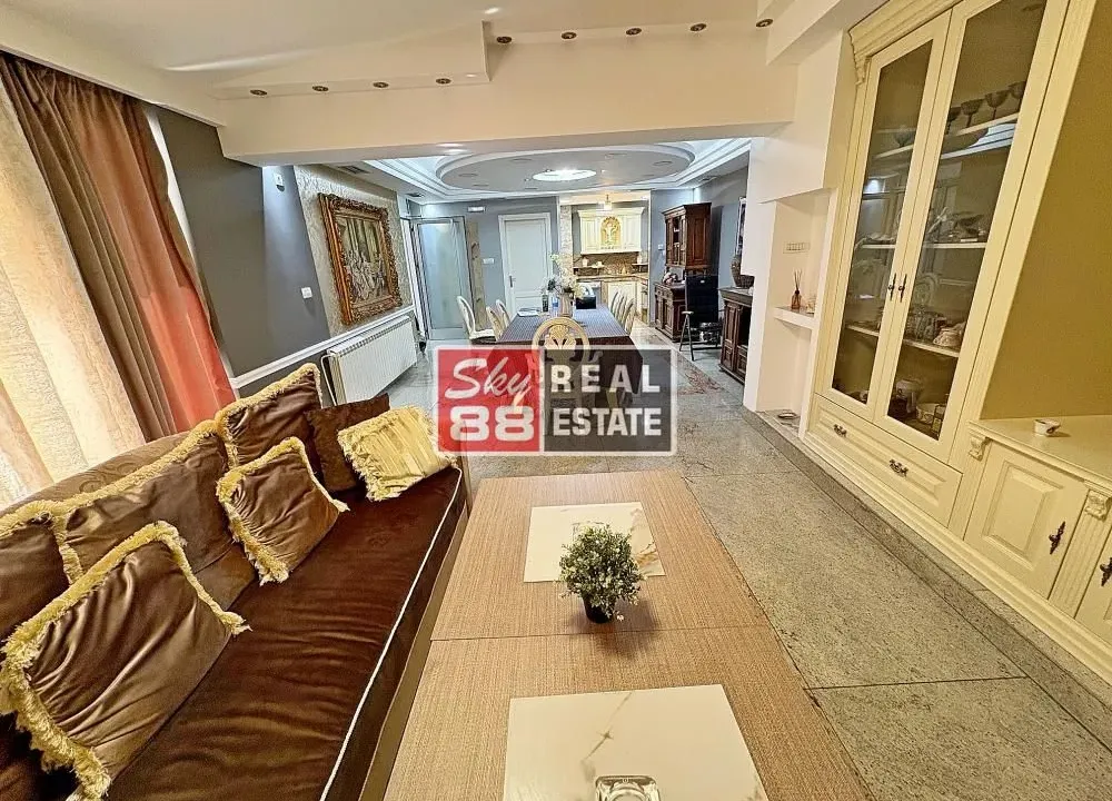 Prodaja, četvorosoban stan, 185m², Vračar Hram, Vračar Sve Podlokacije