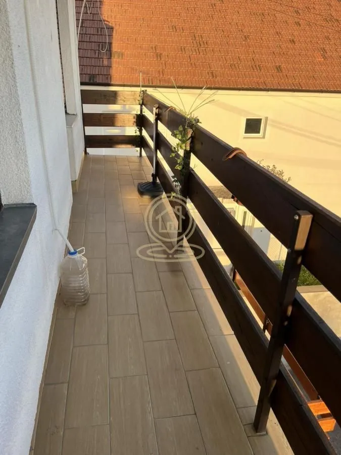 Prodaja, trosoban stan, 106m², Aerodrom, Kragujevac