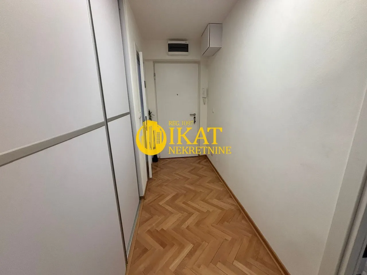 Prodaja, trosoban stan, 65m², Vračar Centar, Vračar Sve Podlokacije