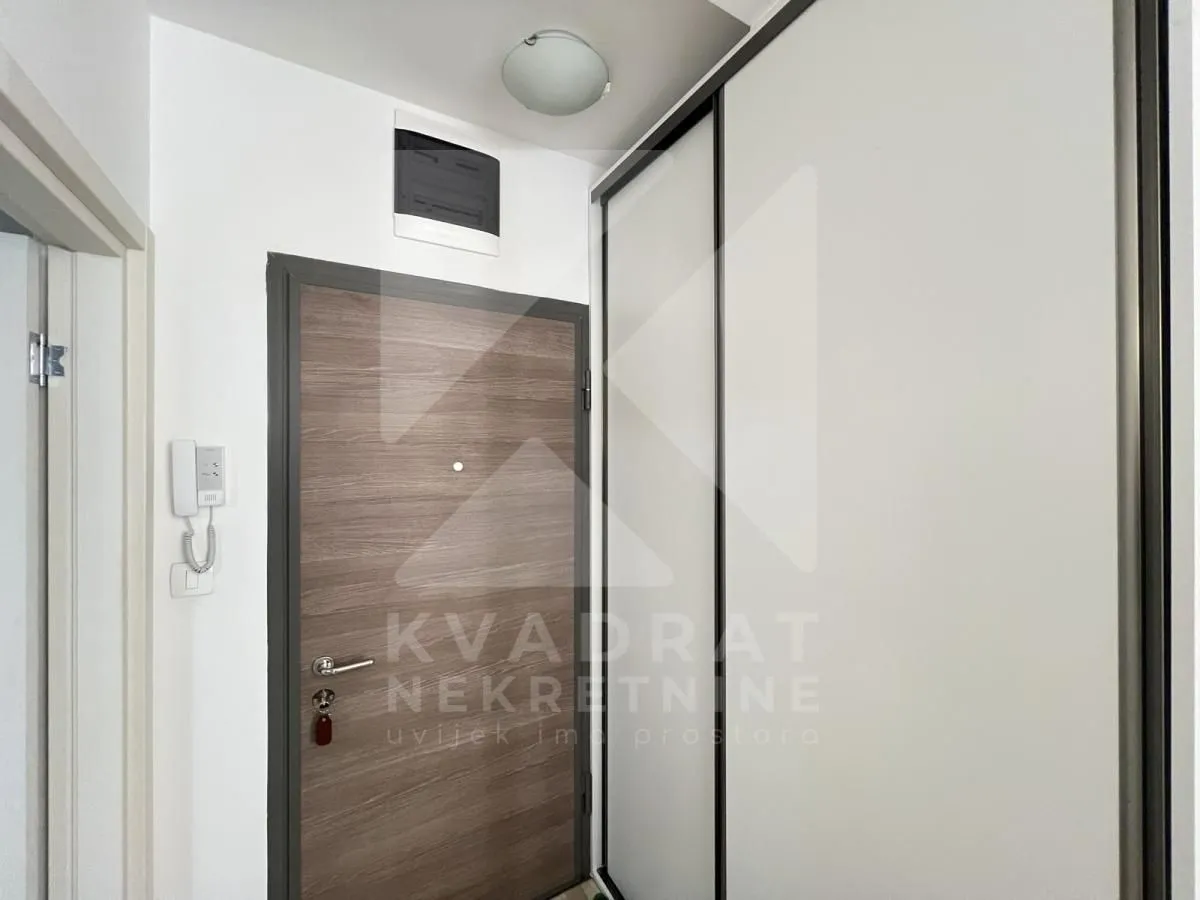 Izdavanje, jednosoban stan, 43m², Centar, Podgorica