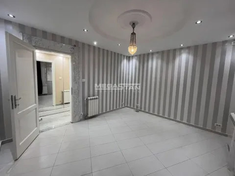 Izdavanje, četvorosoban stan, 185m², Vračar Hram, Vračar Sve Podlokacije - image 10