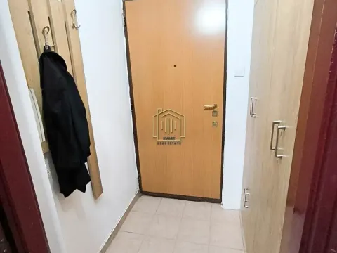Izdavanje, dvosoban stan, 67m², Centar, Bar - image 12