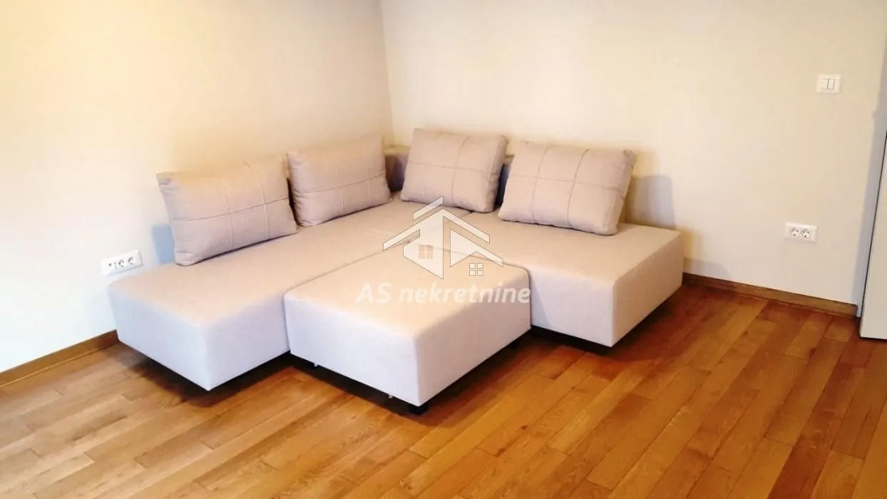 Izdavanje, stan, 35m², Stari Grad, Beograd