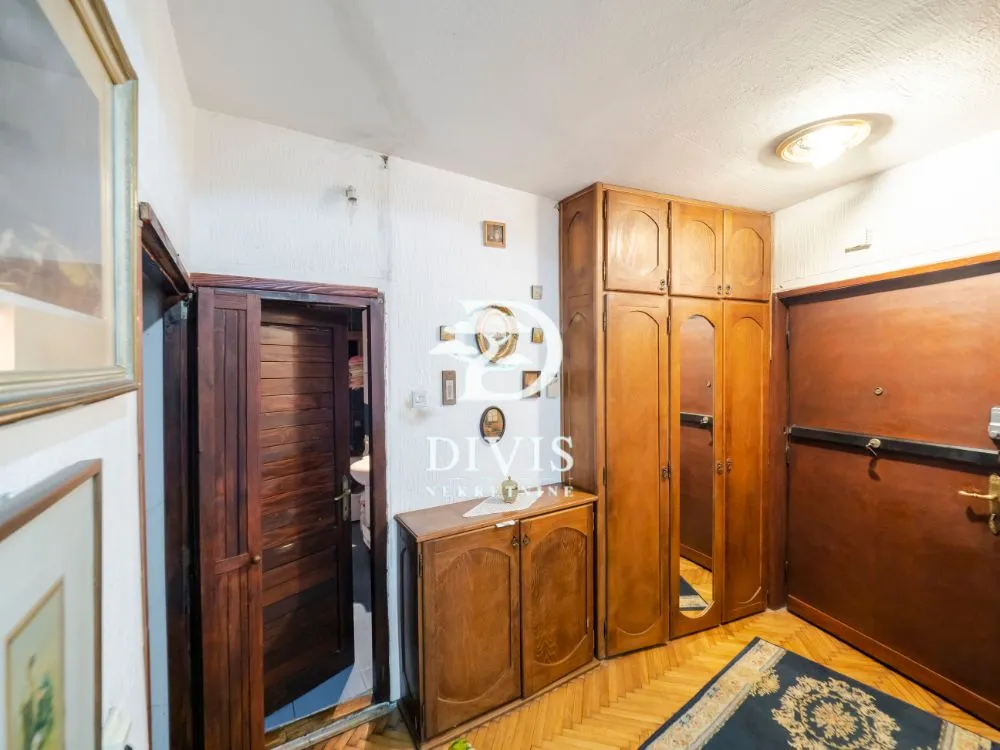 Prodaja, trosoban stan, 80m², Skadarlija, Beograd