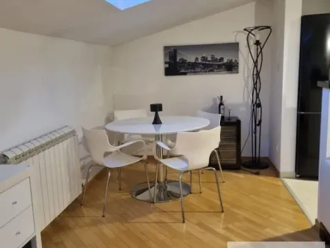 Izdavanje, trosoban stan, 64m², Stari Grad, Beograd - image 3